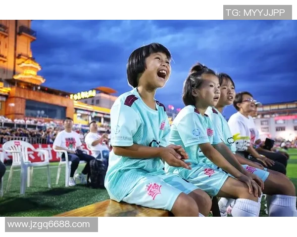 巴西球星称赞中国足球实力提升 期待更多人才涌现